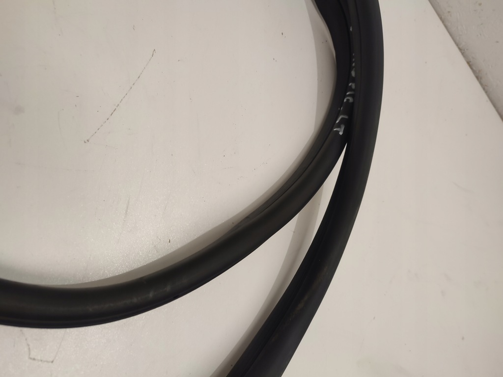 фото №7, Citroen c4 grand picasso i прокладка кузовна лівий задня