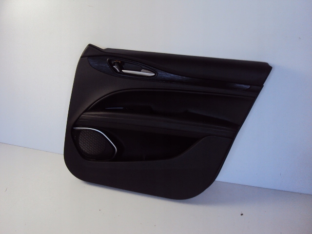 фото №1, Обивка дверь правый перед alfa romeo stelvio 16-