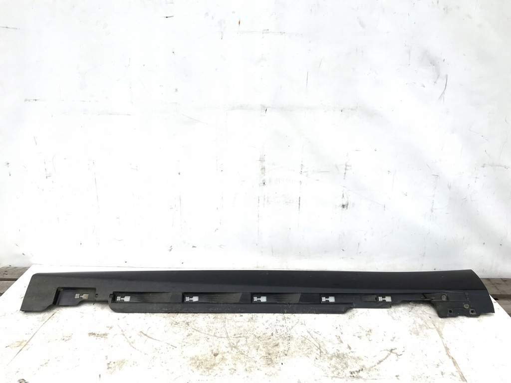 фото №1, Volvo v40 ii накладка молдинг порог порог левая