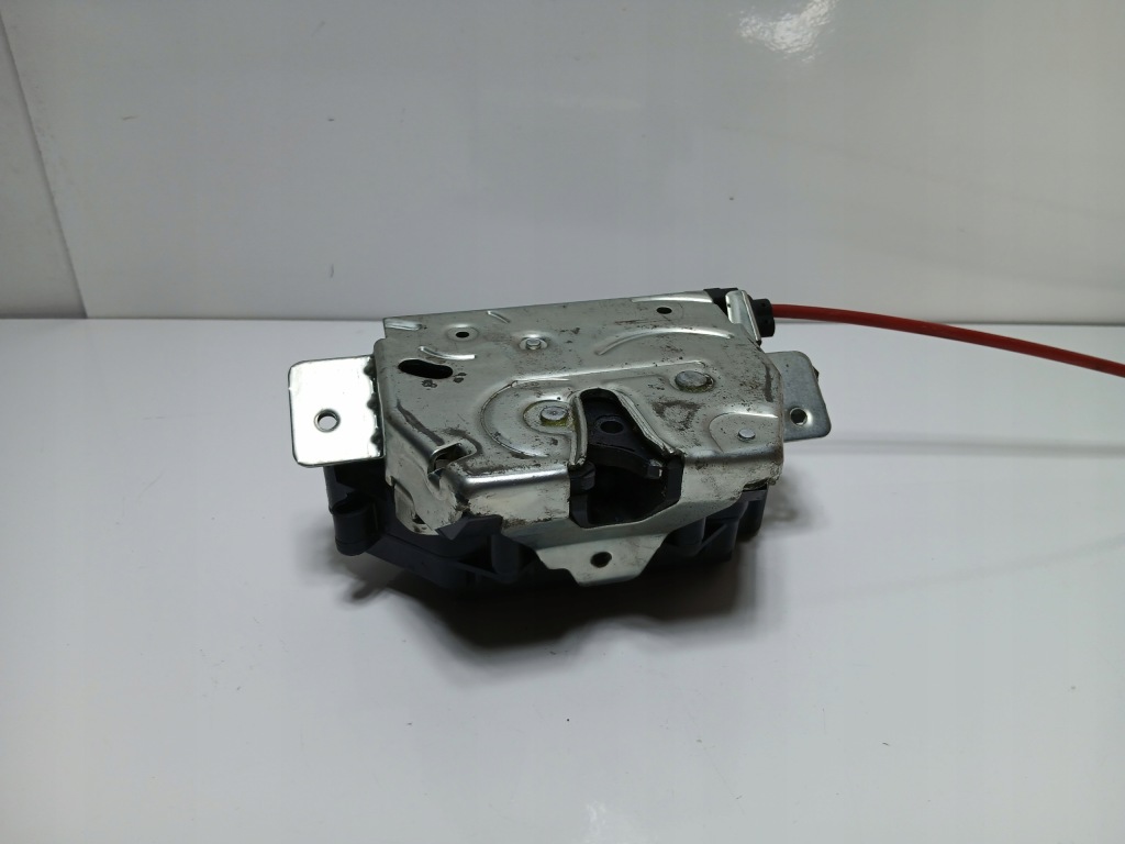 Замок крышки багажника задний mercedes ml w164 оригинальный номер a1647400635 с Разборки
