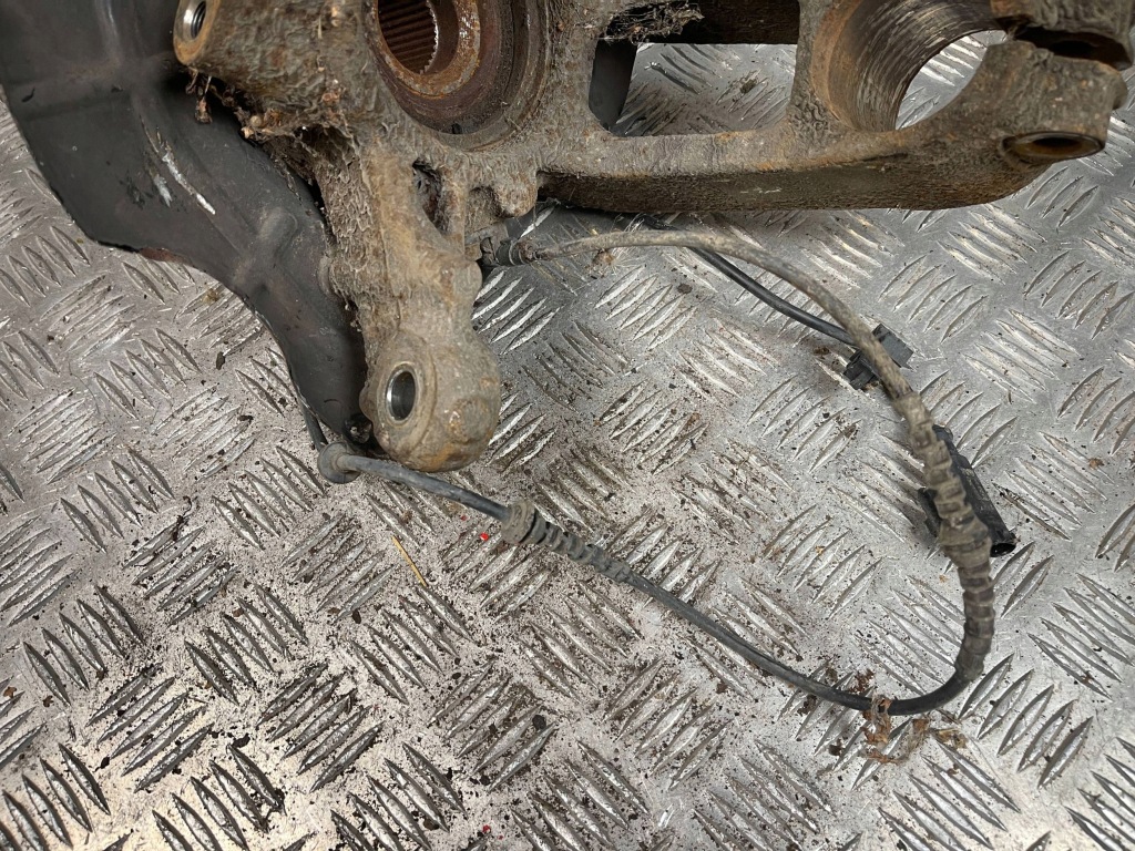 Ступиця колеса передній перед сторона права fiat ducato Зі Шроту