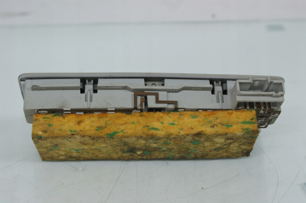 фото №4, Лампа внутрішня освітлення кабіни laguna ii