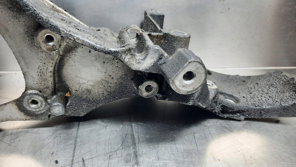 фото №5, Кронштейн двигуна 8200154164 renault espace iv 2.2 dci