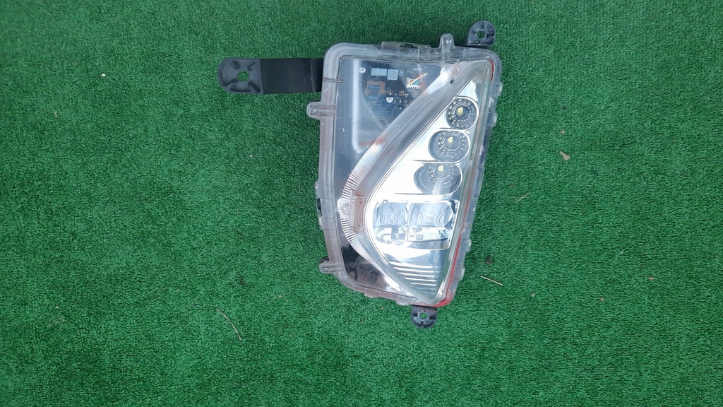 фото №1, Toyota prius противотуманная фара led drl 15-18r.