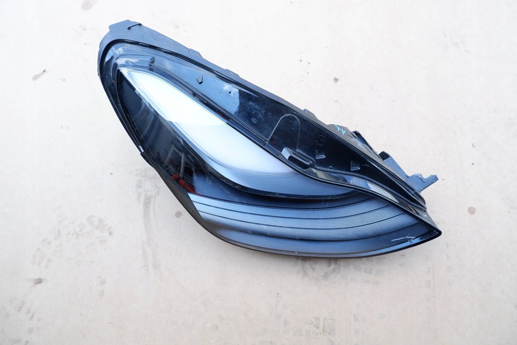 фото №1, Tesla y лампа правий перед