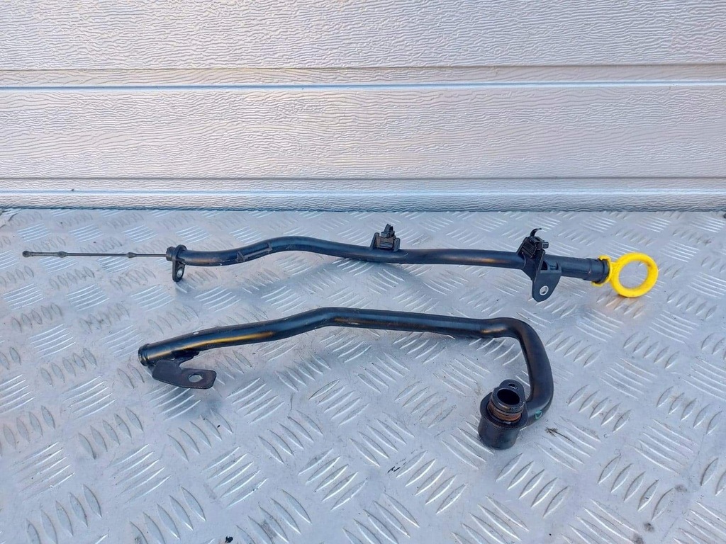 фото №1, Audi q3 щуп масла dfg 83a 2.0 tdi щуп заливная горловина