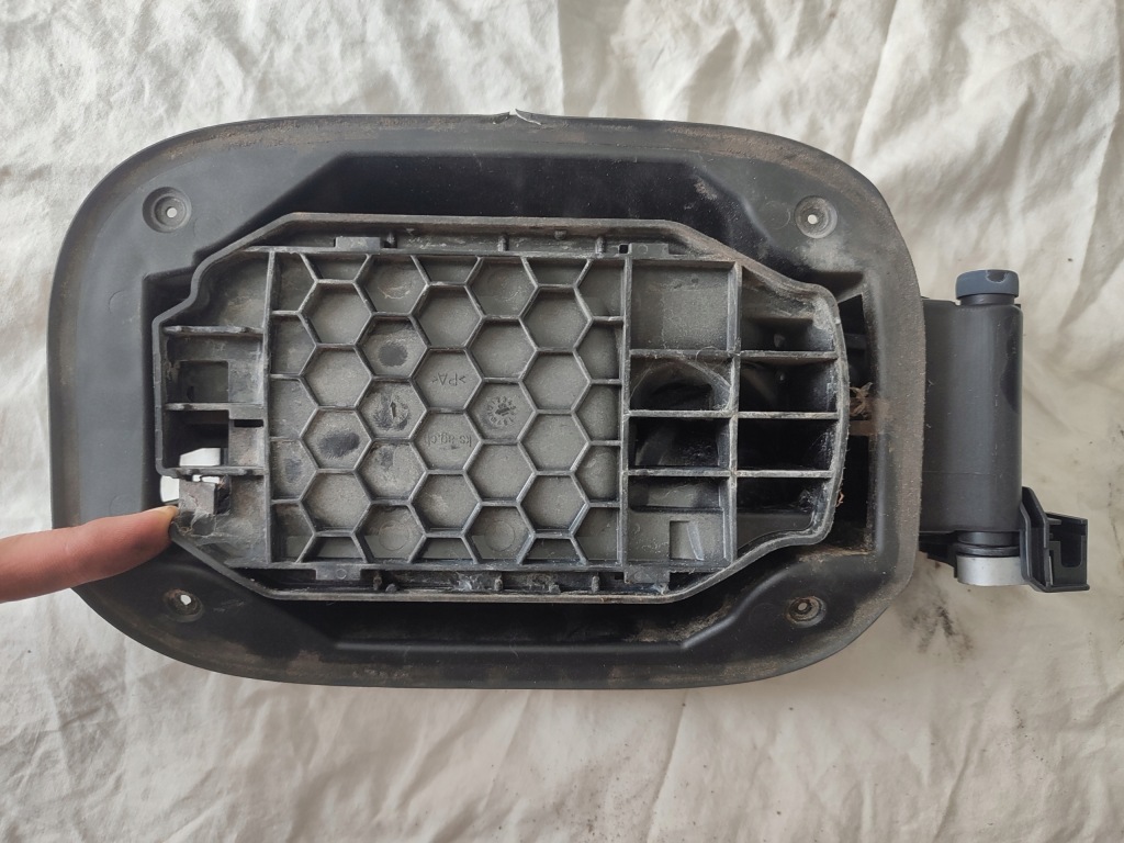 Заливна горловина пального кришка привід a1176300067 w117 cla mercedes в Україні