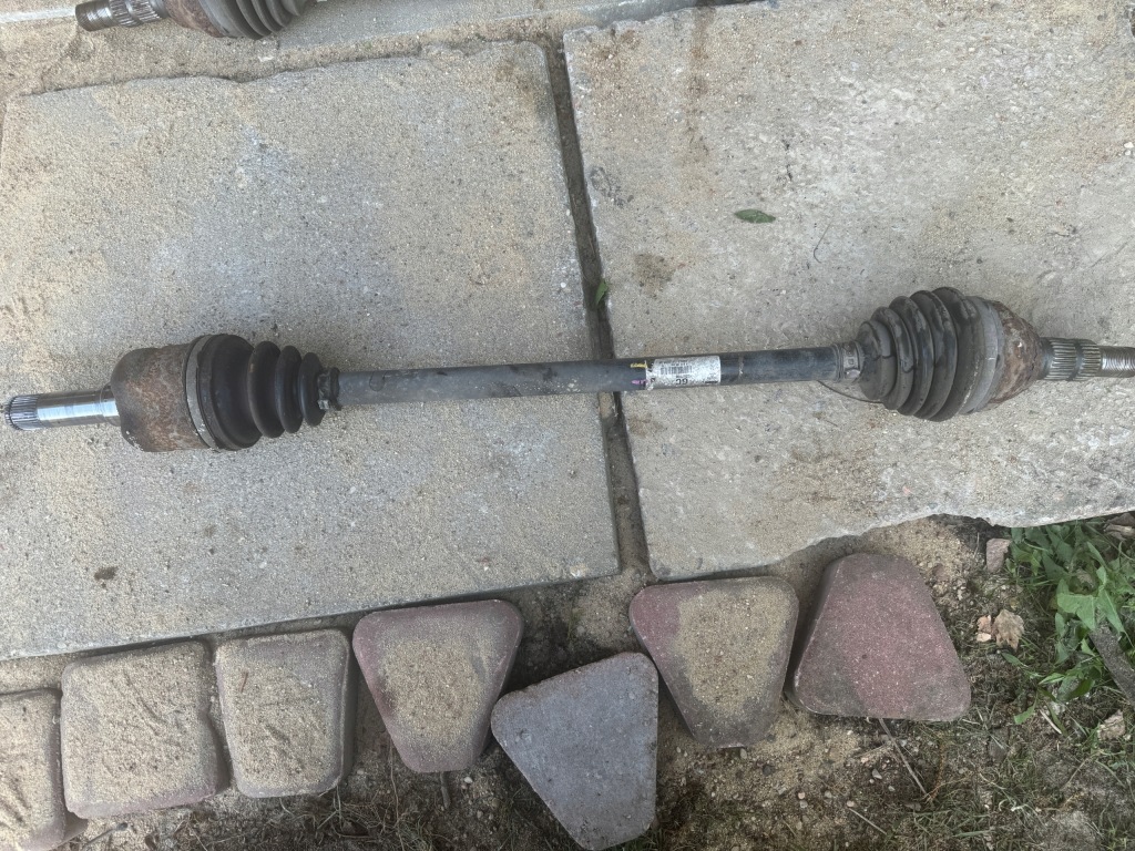 фото №1, Opel оригінальний номер 13267108 привідний вал