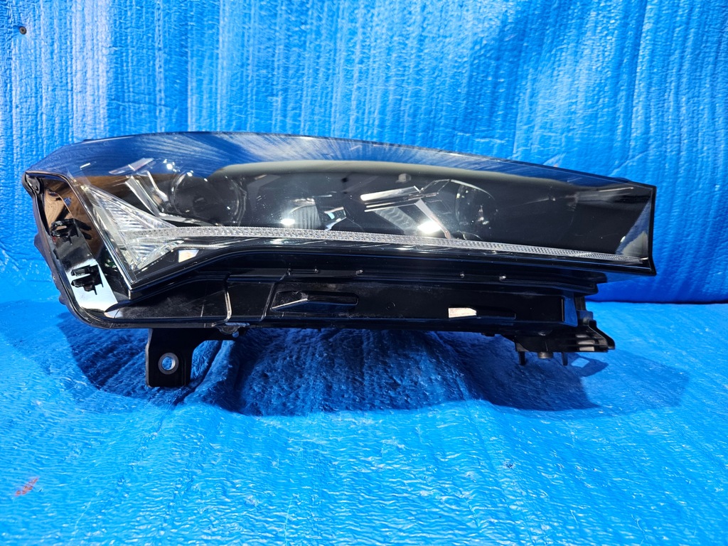 фото №7, Skoda enyaq full led правая лампа перед 5lb941016a