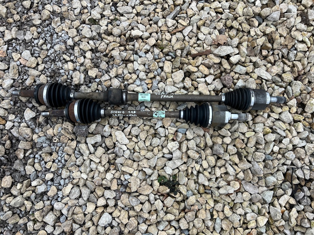 фото №1, Kia stonic приводной вал левая перед 1.4b