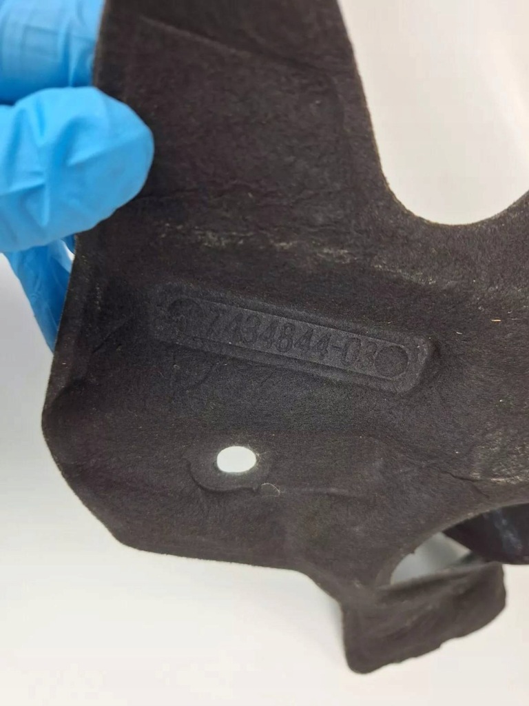 Bmw i4 2023 ізоляція теплова / шумоізоляція кришки / капот двигуна Недорого