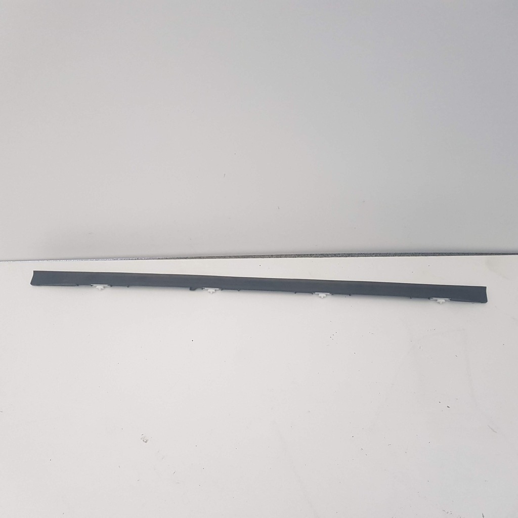 фото №1, Mercedes c klasa 204 накладка прокладка pod дверь