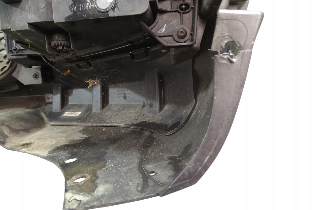 Dodge durango 2018- бампер перед передній решітка радіатора протитуманні фари pdc pau в Україні