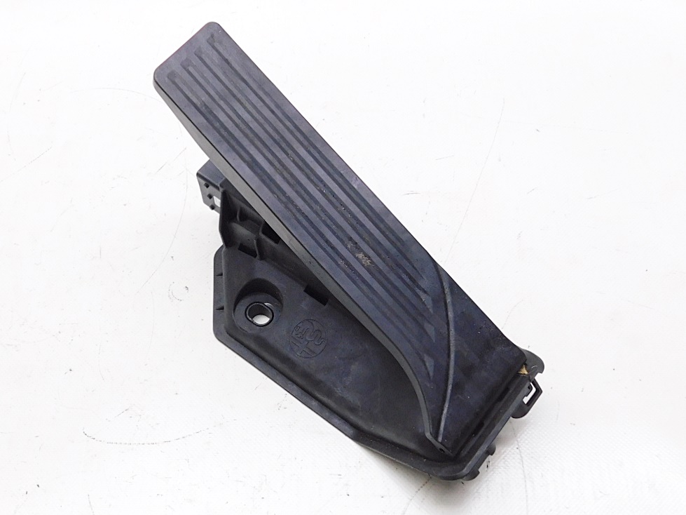 фото №1, Педаль газу 00505513360 alfa romeo giulia 2.2d eu