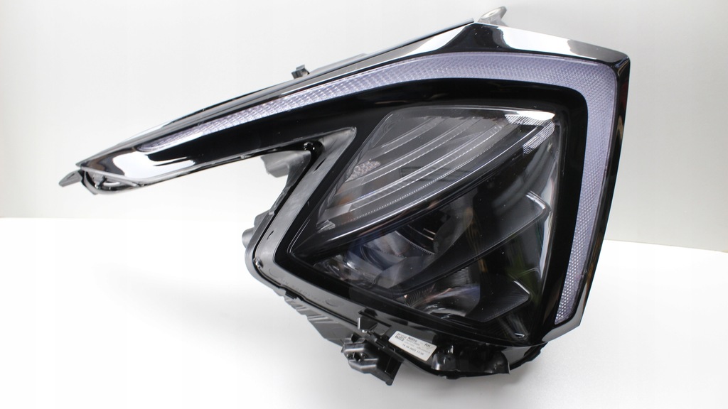 фото №1, Kia sportage 5 v - лампа перед права led 2021+