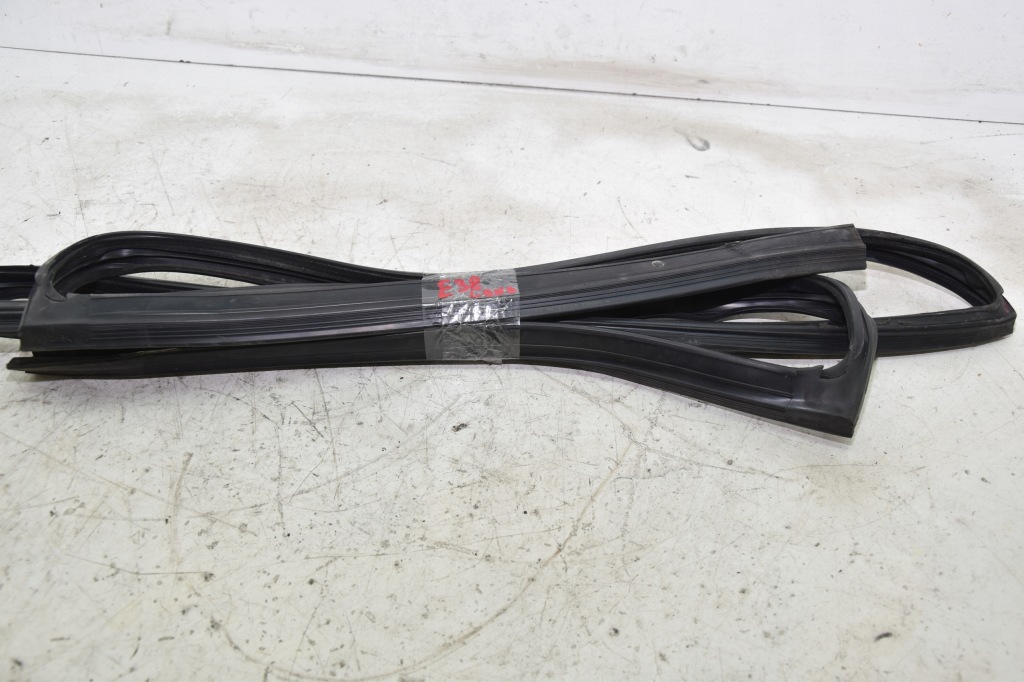 Bmw e38 прокладка ліва права скло атермічне long в Україні