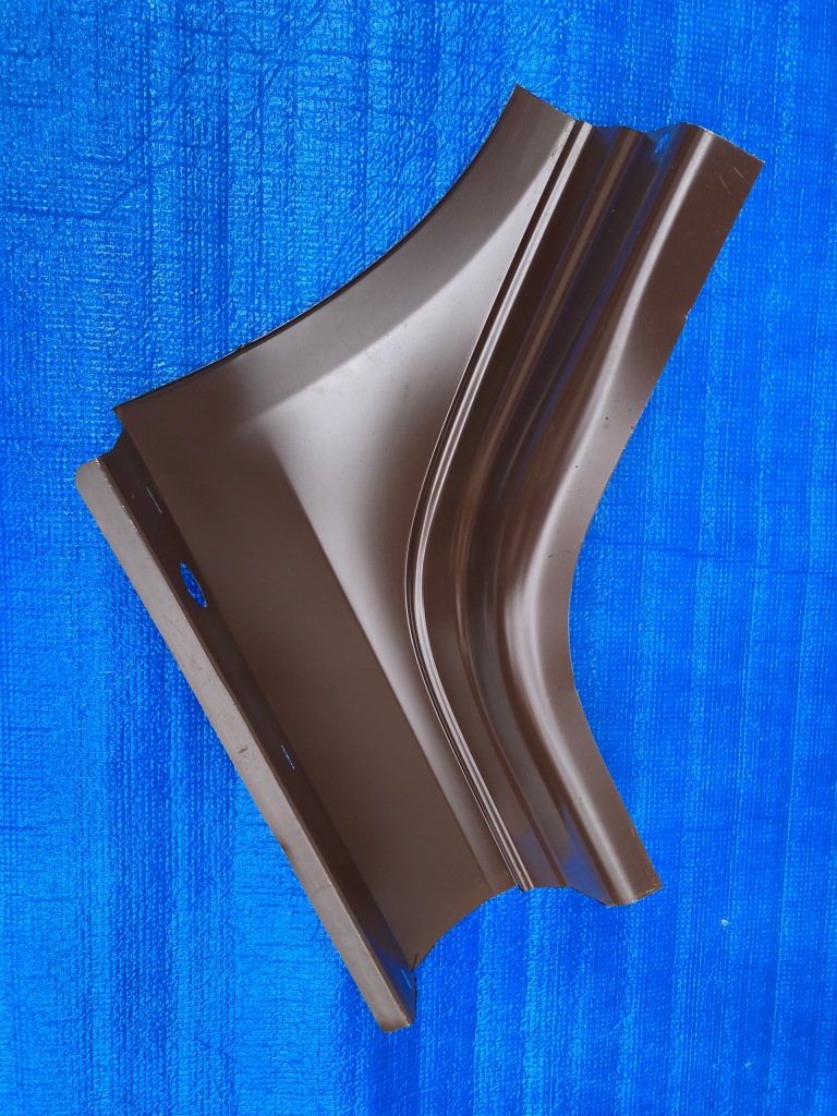 Tesla 3 3 17-23 поріг ліве перехід задні t в Україні