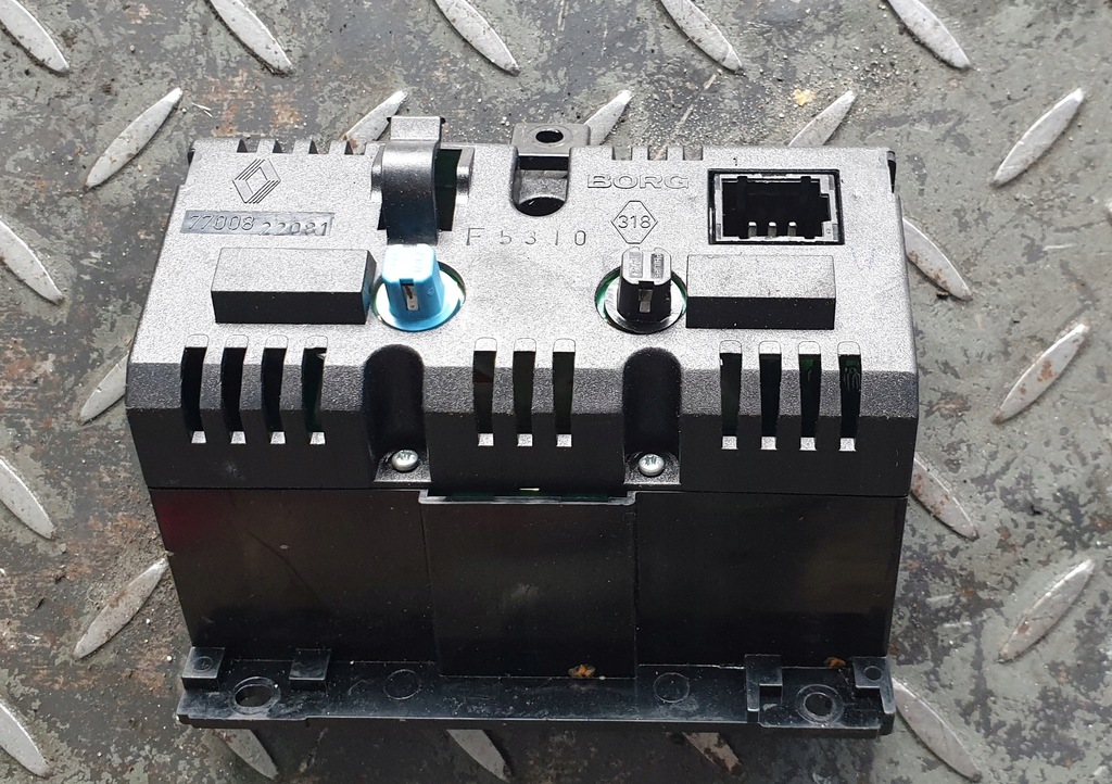 фото №2, Часы renault laguna i