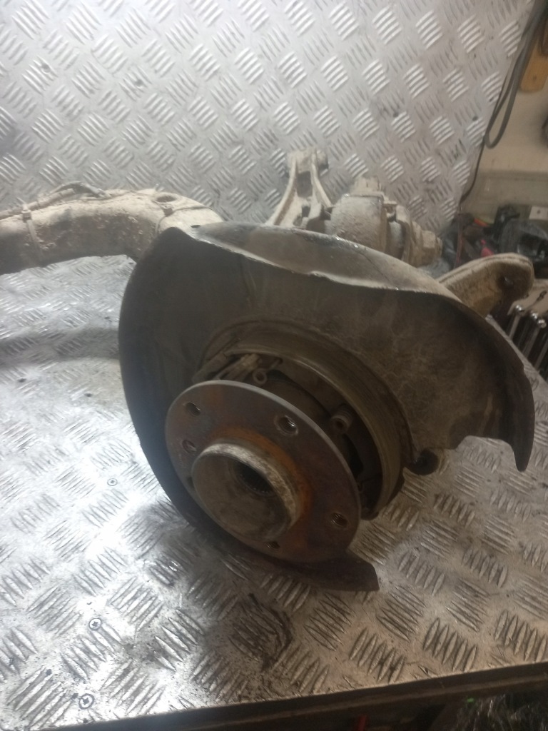 фото №1, Поворотний кулак ступиця правий задня bmw e46 1097290f