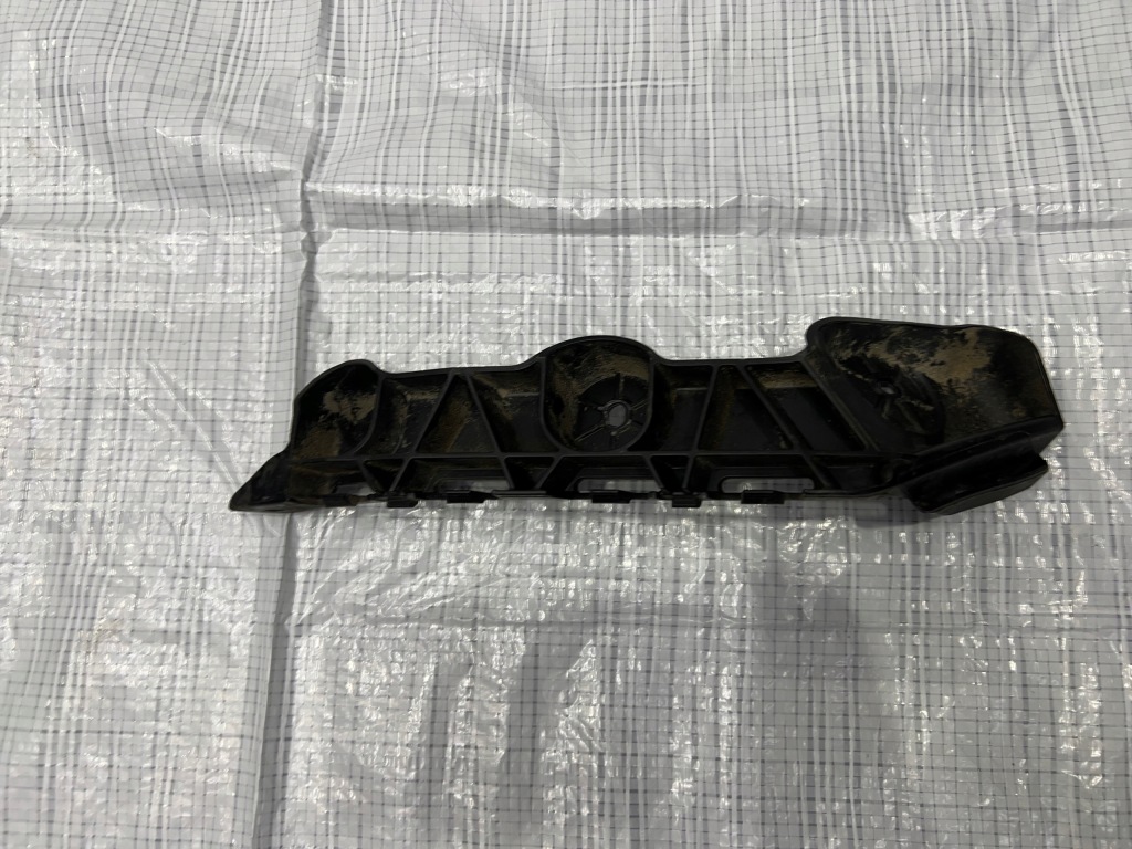 фото №1, Направляющая кронштейн бампера правый задняя fabia iii