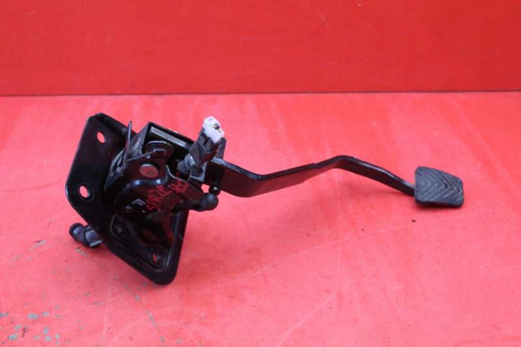 фото №10, Педаль педалі зчеплення гальмо eu mitsubishi asx 1 i 12-16