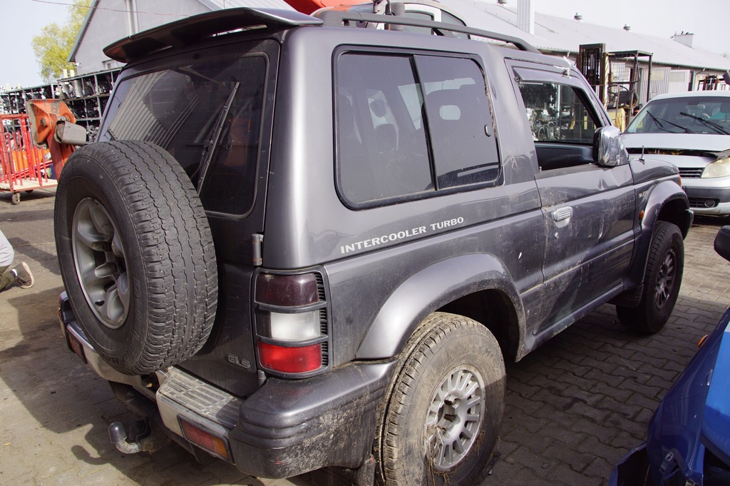 фото №1, Четверть крыло правый задняя mitshubishi pajero