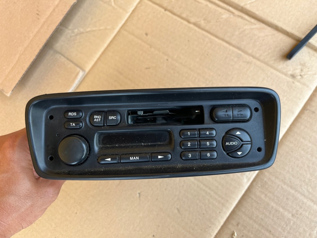 фото №1, Радіо philips peugeot 206 1998-2003 964152308001