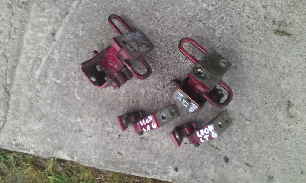 Купити Toledo leon 99-05 - петля двері лівий задня dol gora