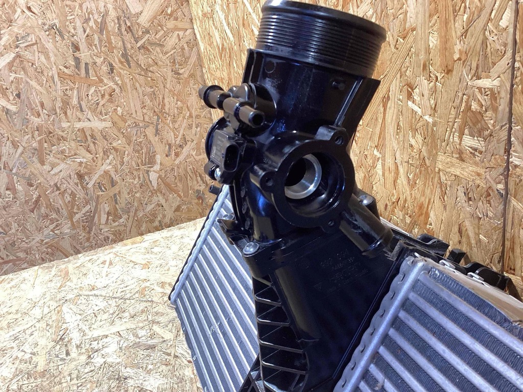 фото №8, Porsche 911 992 turbo интеркулер радиатор 992145805g 992145861