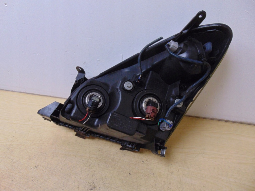 фото №10, Лампа права перед toyota corolla verso lift europa