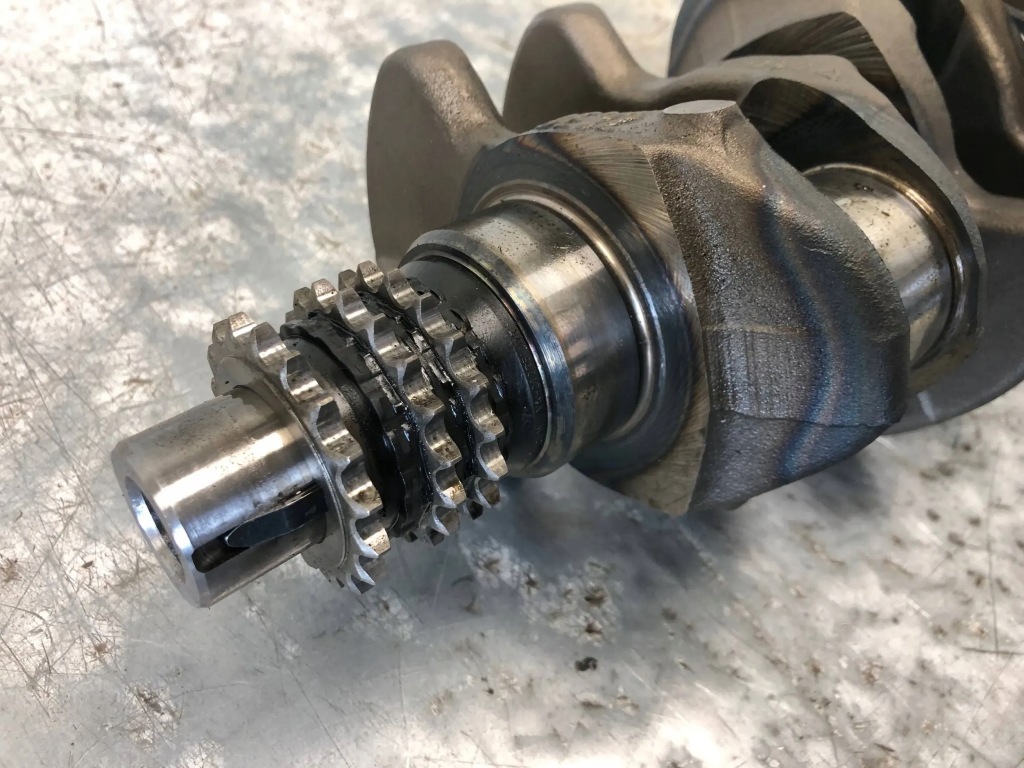 Wał коленчатый 3.2 cdi 648.961 mercedes w211 r61300a Оригинал