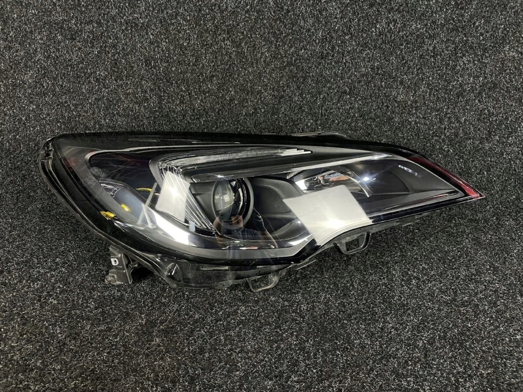 Купить Opel astra k лампа правая перед 39158006