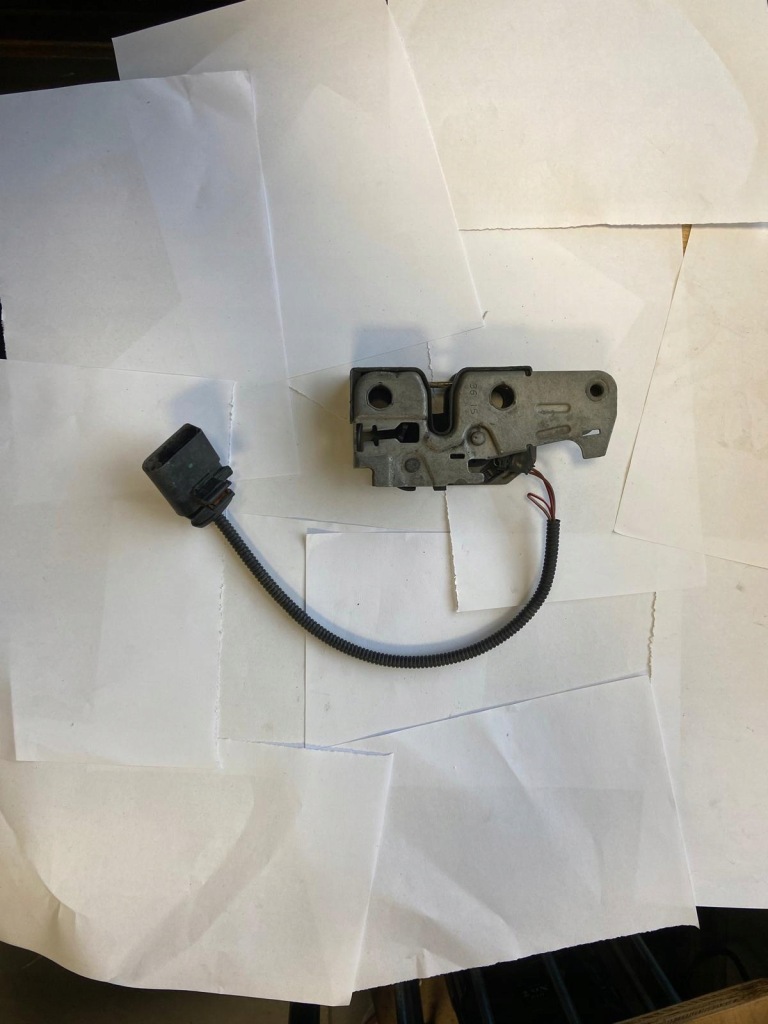 фото №1, Замок капот vw touareg 7p 7p6823509b