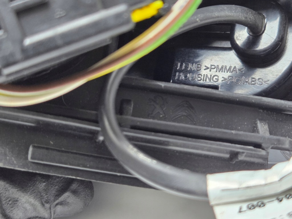 Citroen berlingo partner лампа led peugeot partner 9818012980 Доставка