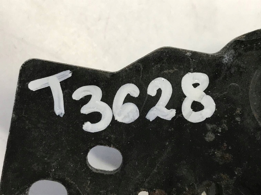 фото №7, Tesla model 3 2021 замок капот двигателя 103301100g