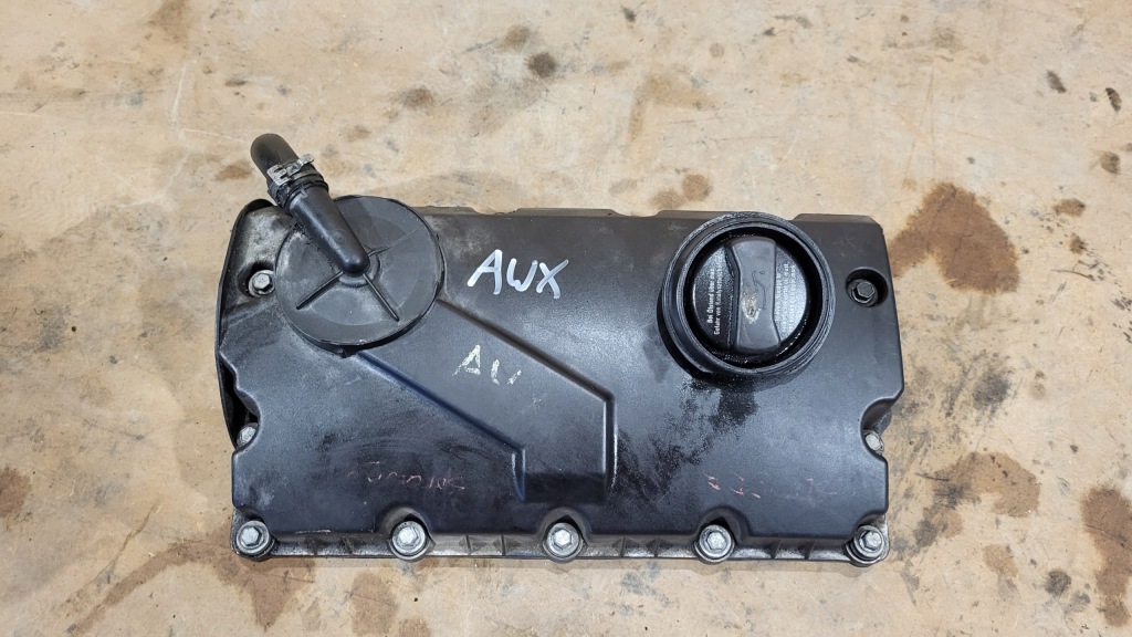 фото №1, Крышка клапанов vw passat 1,9tdi 038103475