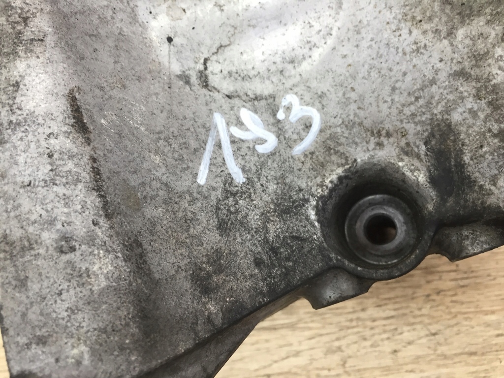 Mercedes w205 кронштейн крепёжная двигателя a6512340239 fv Недорого