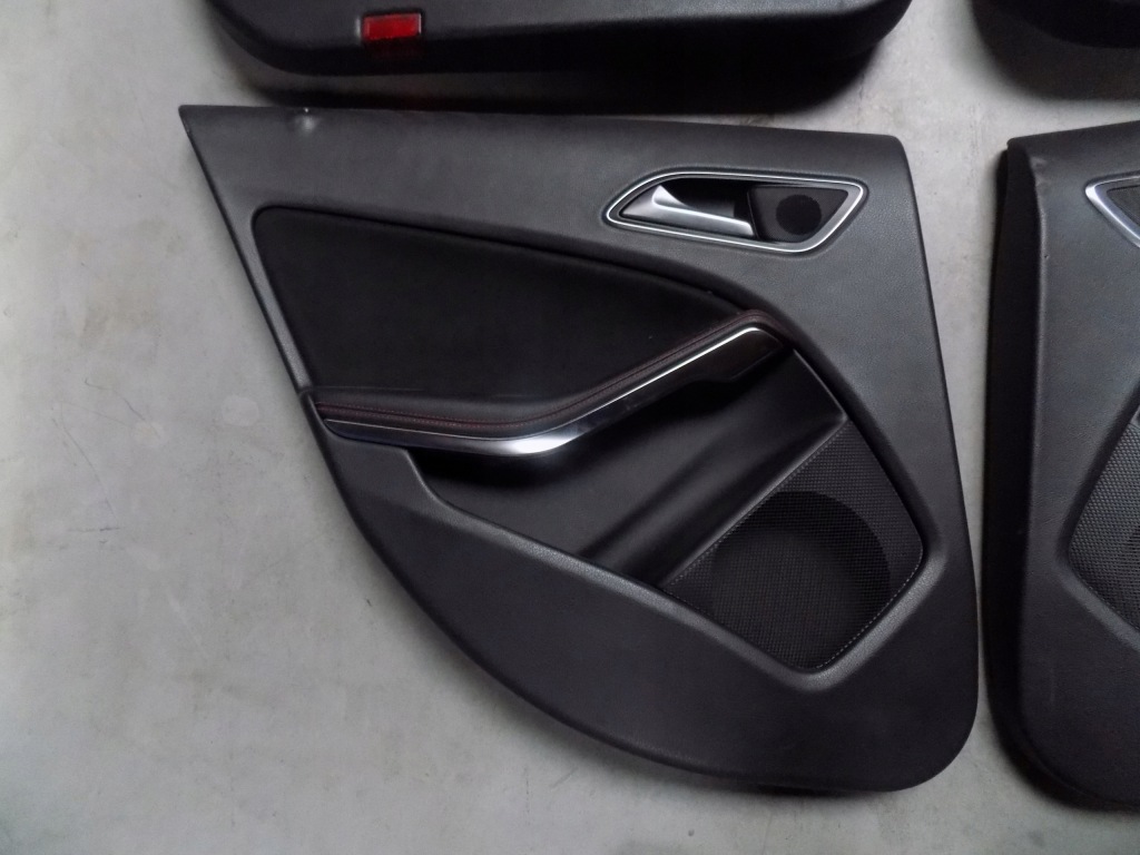 Mercedes w176 amg обшивка обивка дверь задний  задний правый с Разборки