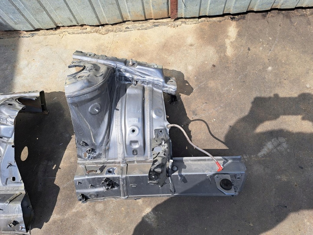 фото №2, Mercedes w246 чверть чверть ліва перед перед