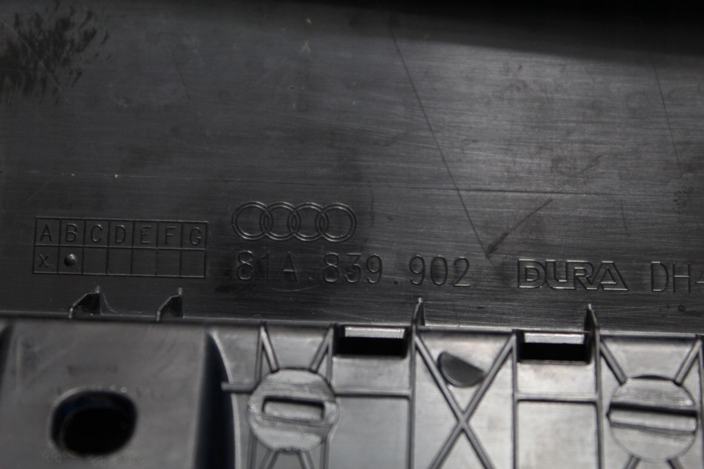 фото №7, Audi q2 молдинг дверь pion задняя правый 2019r 81a839902b