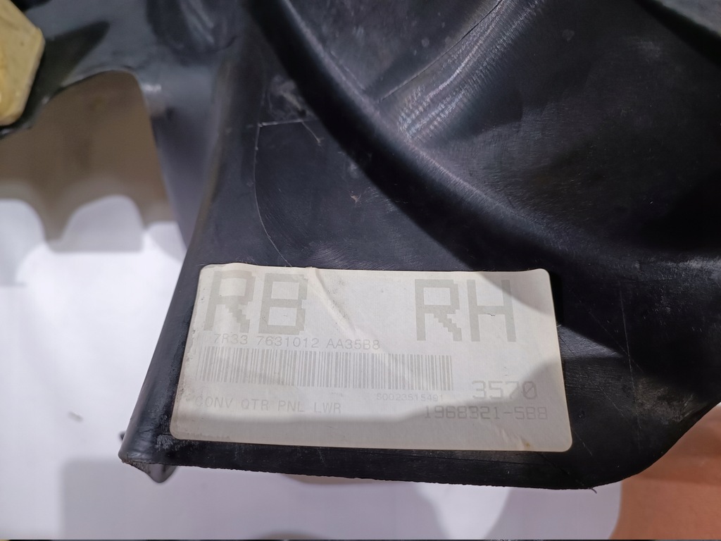 фото №9, Обшивка задняя задний правый kompletny cabrio ford mustang v 2010-2014