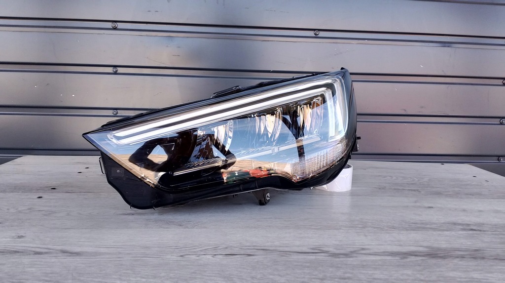 фото №1, Opel crossland x 2017- левая лампа full led ładna eu