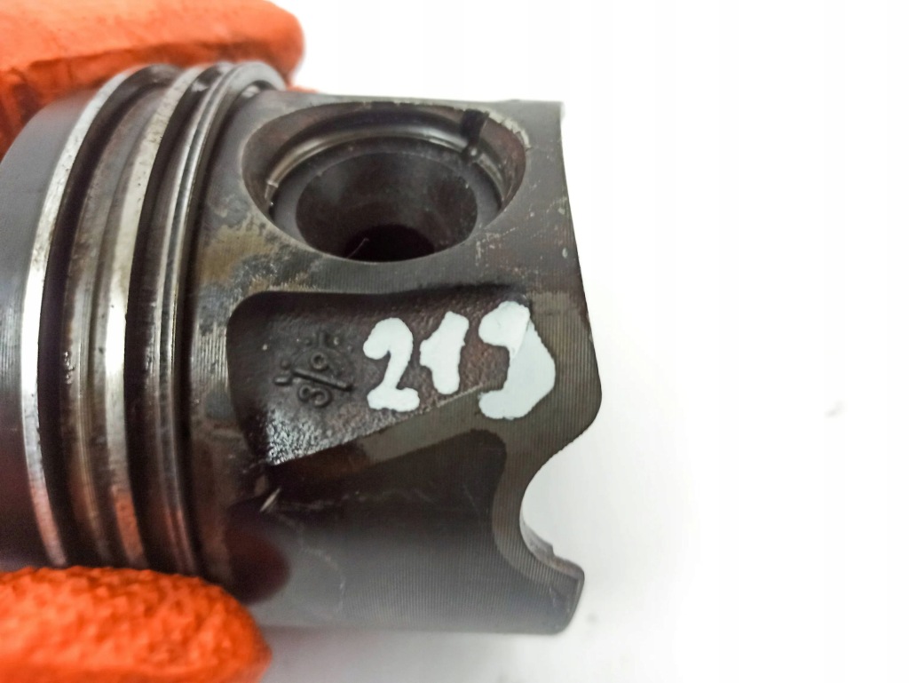 фото №12, Mercedes-benz cls c219 2005 поршни