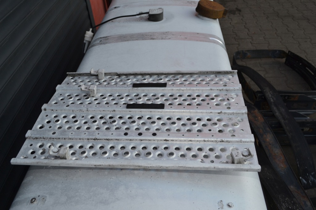 Бак пального mercedes actros mp4 660l a9604703501 mega lowdeck + лавка Оригінал