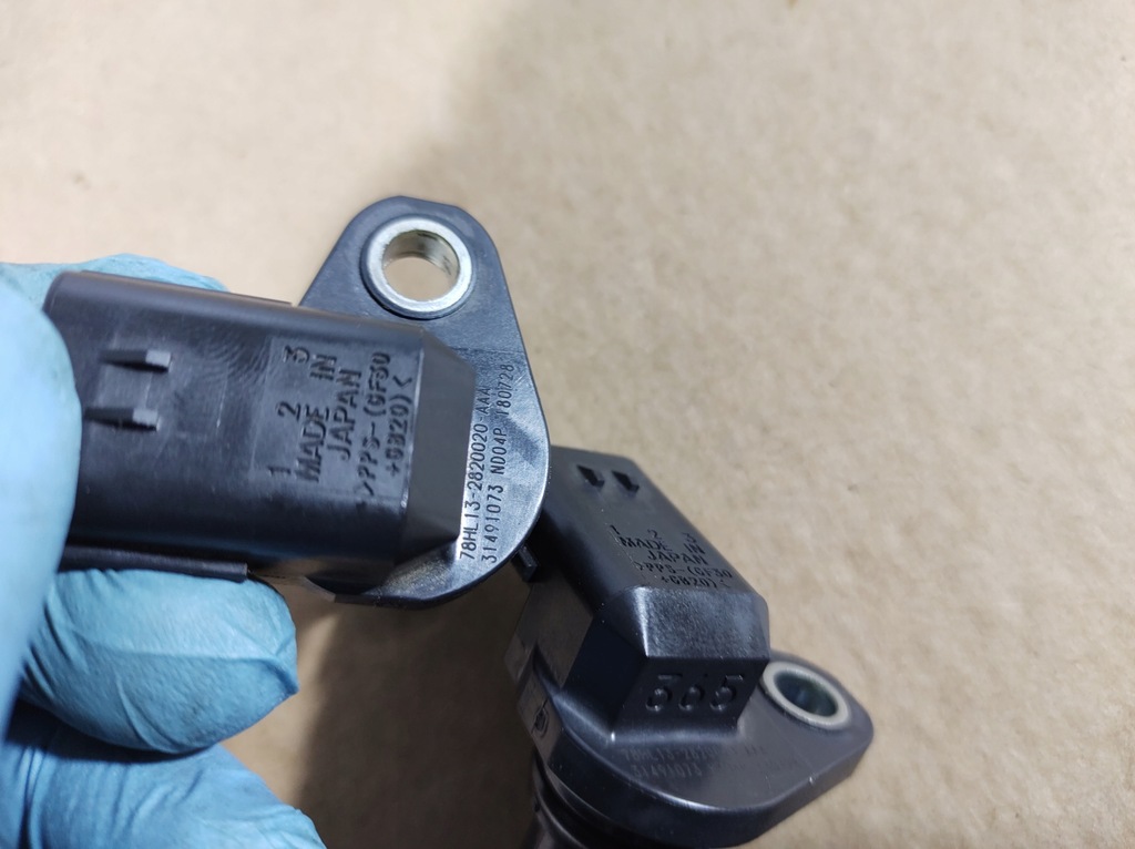 фото №8, Volvo v40 1.5 t3 12r- датчик вала розподільного валу