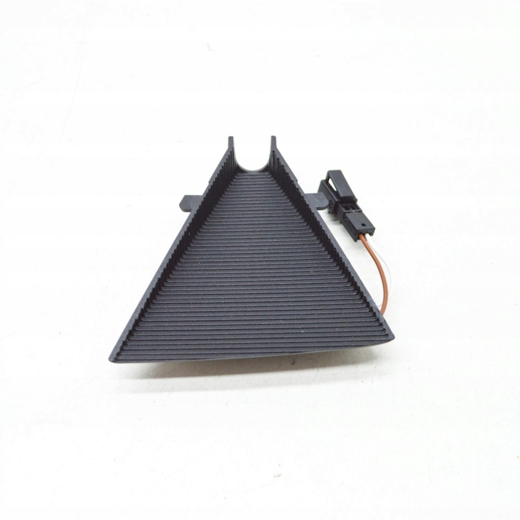 фото №6, Porsche taycan rear window камера panelcover trim 9j1858066a