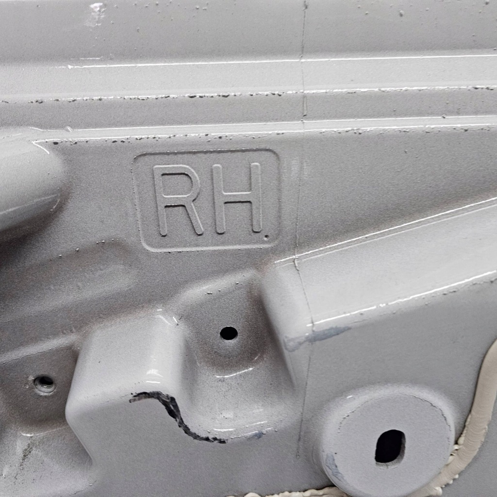 Дверь правое  задняя задняя tesla model x plaid 2022r ppsw Недорого