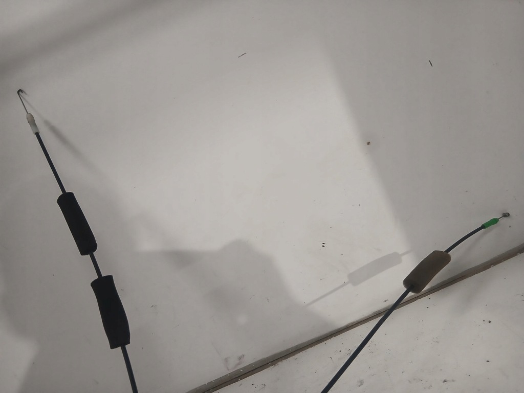 фото №5, Toyota avensis t25 замок дверь левый задняя 2 контакты