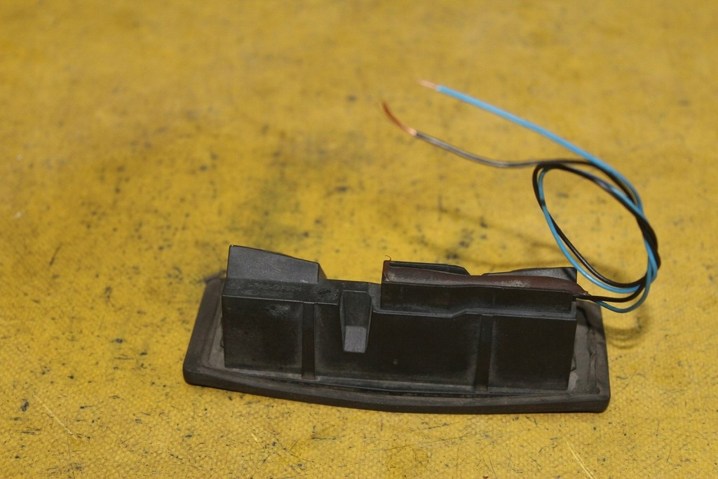 фото №4, Лампа освещение крышки задняя zafira b