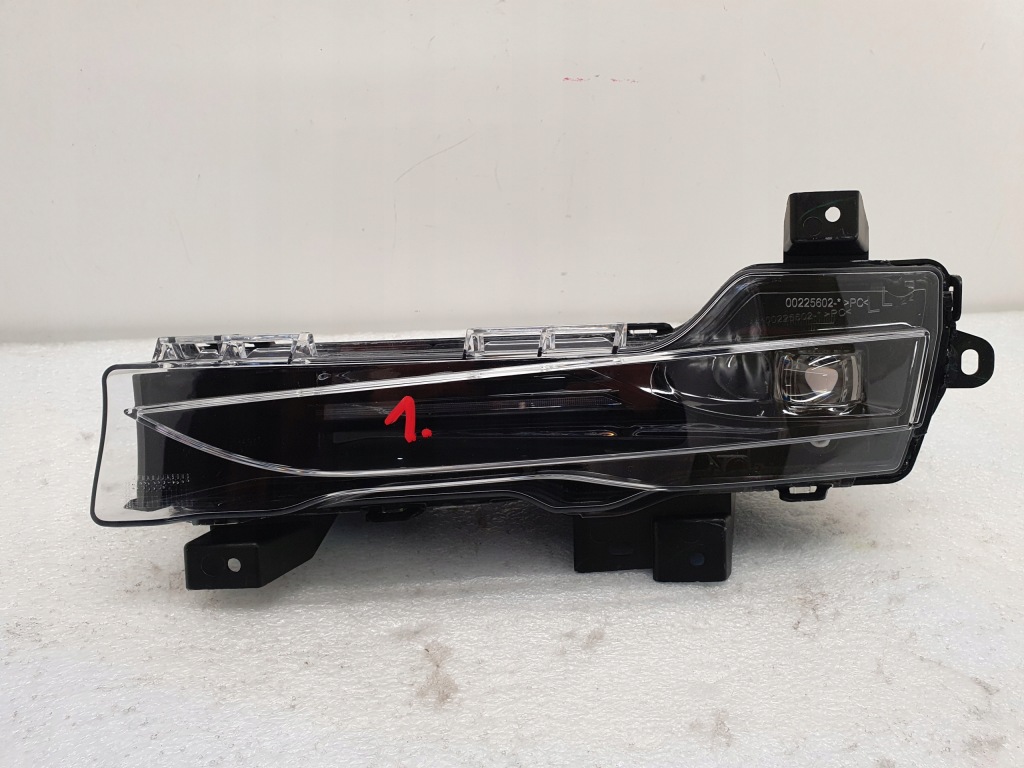 Купить Tesla 3 y противотуманная фара правый led drl